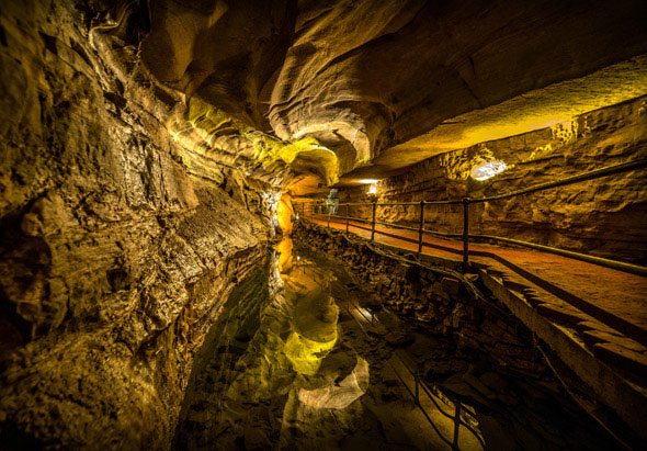 Howe caverns